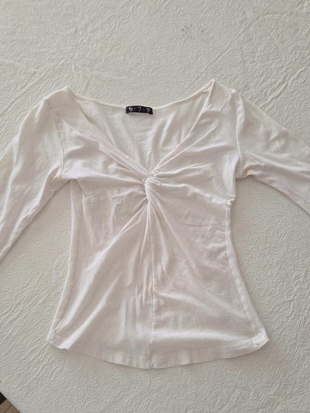 5.7.9 Women's Vneck Twist-Front 3/4 Sleeve White Top